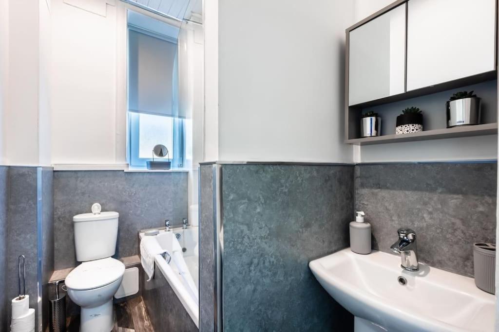 Kali Apartment - Spacious 3 Bed Apartment In Wishaw Wishaw  Bagian luar foto