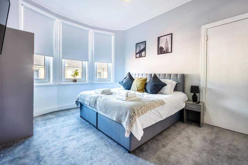 Kali Apartment - Spacious 3 Bed Apartment In Wishaw Wishaw  Bagian luar foto